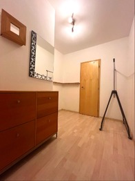 Chodba - Pronájem bytu 2+kk v osobním vlastnictví 45 m², Praha 8 - Libeň