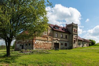 Zemědělská usedlost Lísky, objekt bývalého zámeckého dvora - Prodej zemědělského objektu 350 m², Chvalnov-Lísky