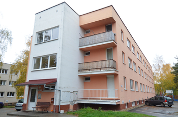 Pohled na budovu - Pronájem bytu 1+1 v osobním vlastnictví 38 m², Vyškov