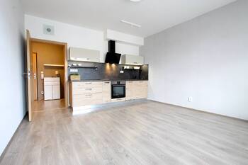 Pronájem bytu 1+kk v osobním vlastnictví 36 m², Praha 9 - Čakovice