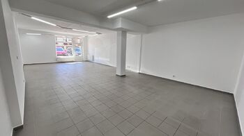 Pronájem obchodních prostor 85 m², Pelhřimov