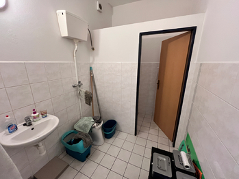 Pronájem obchodních prostor 85 m², Pelhřimov