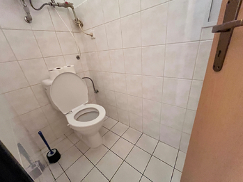 Pronájem obchodních prostor 85 m², Pelhřimov