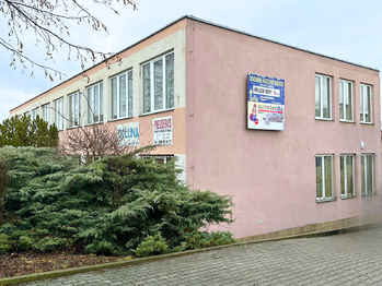 Prodej kancelářských prostor 898 m², Louny