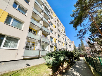 Prodej bytu 4+1 v osobním vlastnictví 90 m², Praha 5 - Hlubočepy