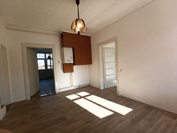 prostorná vstupní chodba - Pronájem bytu 3+1 v osobním vlastnictví 85 m², Teplice