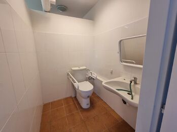 Pronájem obchodních prostor 66 m², Praha 5 - Motol