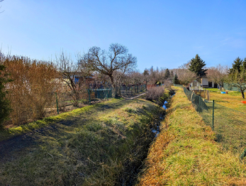 Prodej pozemku 299 m², Pardubice