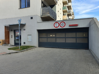 Pronájem garážového stání 13 m², Brno