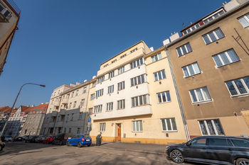 Prodej bytu 1+kk v osobním vlastnictví 26 m², Praha 8 - Libeň