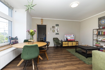 Obývací pokoj - Prodej bytu 3+1 v osobním vlastnictví 77 m², Roudnice nad Labem