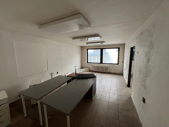 Pronájem kancelářských prostor 300 m², Beroun