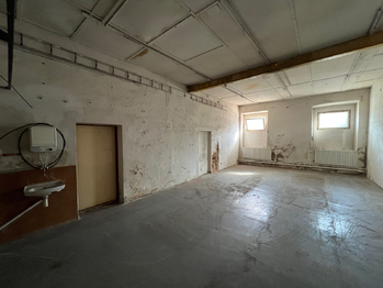 Pronájem skladovacích prostor 700 m², Beroun