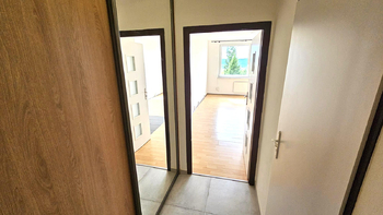 Chodba - Pronájem bytu 1+kk v osobním vlastnictví 34 m², Praha 4 - Modřany