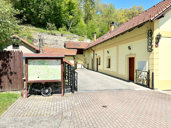 Prodej pozemku 1606 m², Český Šternberk