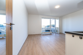 Pronájem bytu 1+kk v osobním vlastnictví 32 m², Hostivice