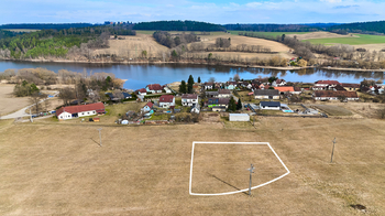 Prodej pozemku 2072 m², Hluboká nad Vltavou