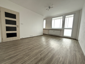 Pronájem bytu 1+kk v osobním vlastnictví 34 m², Praha 8 - Troja