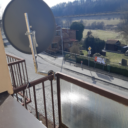 balkon výhled - Prodej bytu 3+1 v osobním vlastnictví 78 m², Rovensko pod Troskami