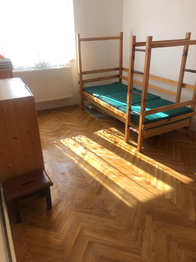 menší pokoj - Prodej bytu 3+1 v osobním vlastnictví 78 m², Rovensko pod Troskami