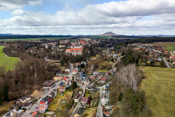 pohled na město - Prodej chaty / chalupy 200 m², Bělá pod Bezdězem