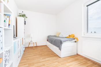 Pokoj 2 - Prodej bytu 4+kk v osobním vlastnictví 102 m², Praha 10 - Uhříněves
