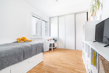 Pokoj 2 - Prodej bytu 4+kk v osobním vlastnictví 102 m², Praha 10 - Uhříněves
