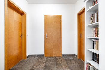 Chodba - Prodej bytu 4+kk v osobním vlastnictví 102 m², Praha 10 - Uhříněves