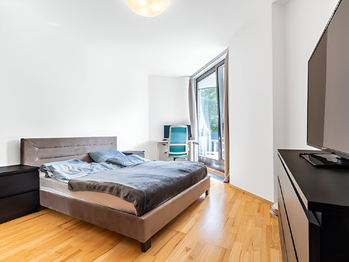 Pronájem bytu 2+kk v osobním vlastnictví 75 m², Praha 3 - Žižkov