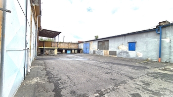 před prostorem B, C - Pronájem výrobních prostor 385 m², Louny