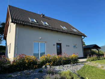 Vlka Idylka z příjezdu léto  - Prodej chaty / chalupy 128 m², Branná 