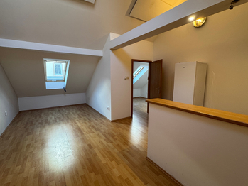 Pronájem bytu 2+kk v osobním vlastnictví 50 m², Praha 5 - Smíchov