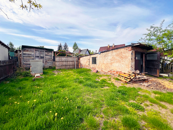 Zahrada s kůlnou - Prodej domu 60 m², Jindřichovice