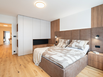 Vzorový byt -  podlaha, vypínače standardy - Prodej bytu 3+kk v osobním vlastnictví 164 m², České Budějovice