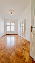 Pronájem kancelářských prostor 75 m², Praha 8 - Karlín