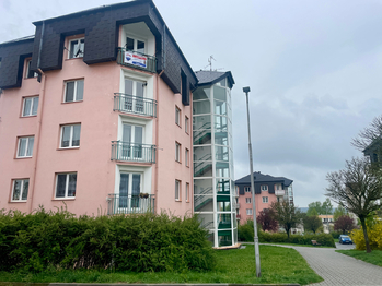 Pohled na dům - Prodej bytu 4+kk v osobním vlastnictví 142 m², Rakovník