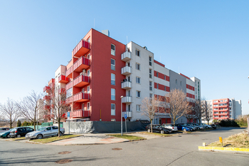 Prodej bytu 2+1 v osobním vlastnictví 52 m², Praha 9 - Hloubětín