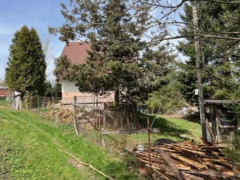 Prodej pozemku 901 m², Pulečný