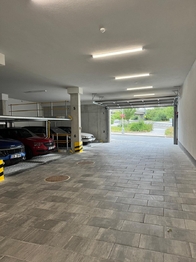 Parkovací místo na zakladačích - Pronájem garážového stání 370 m², Praha 8 - Libeň