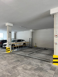 Parkovací místo na zakladačích - Pronájem garážového stání 370 m², Praha 8 - Libeň