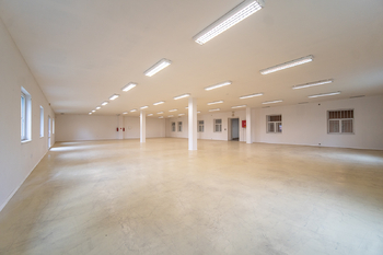 Pronájem obchodních prostor 619 m², Kostelní Lhota