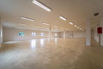 Pronájem obchodních prostor 619 m², Kostelní Lhota