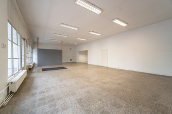 Pronájem obchodních prostor 619 m², Kostelní Lhota