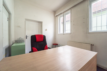 Pronájem obchodních prostor 619 m², Kostelní Lhota