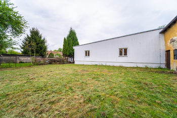 Pronájem obchodních prostor 619 m², Kostelní Lhota