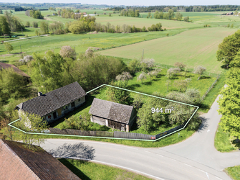 Prodej pozemku 944 m², Chrtníč