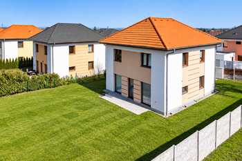 Prodej domu 180 m², Veleň