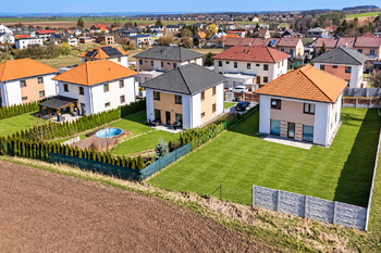 Prodej domu 180 m², Veleň