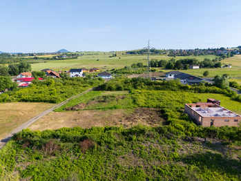 Prodej pozemku 985 m², Srbice