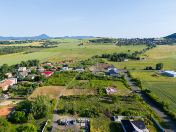 Prodej pozemku 985 m², Srbice